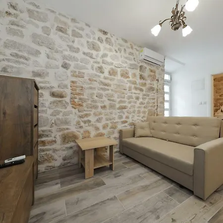 Apartament Pave *