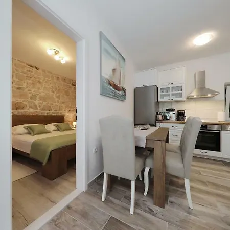 Pave Apartment