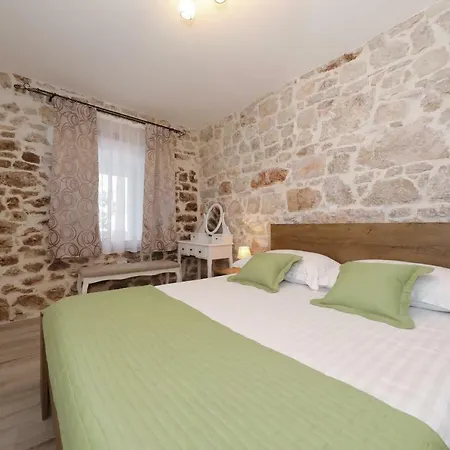 Pave Apartment *